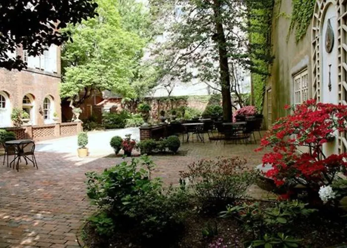 Morris House Hotel